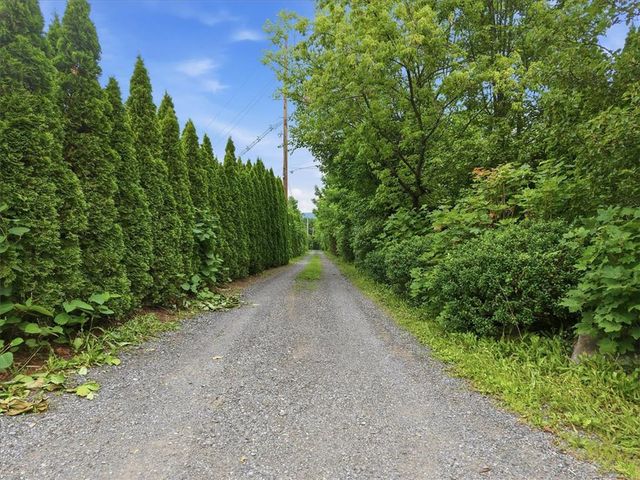 228 West Moorestown Road, Bushkill Twp, PA 18091