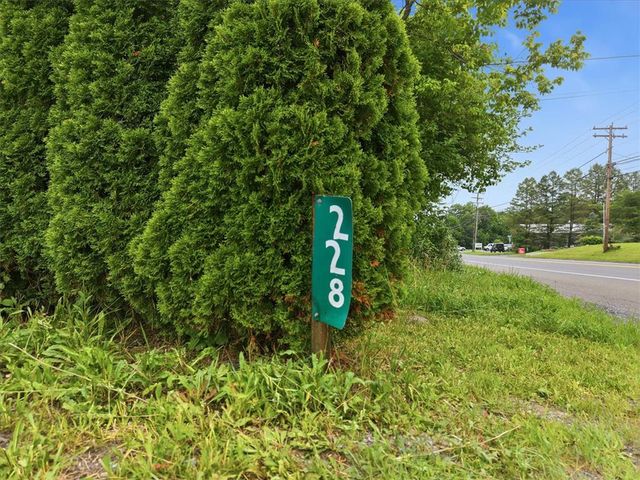 228 West Moorestown Road, Bushkill Twp, PA 18091