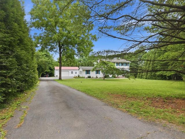 228 West Moorestown Road, Bushkill Twp, PA 18091