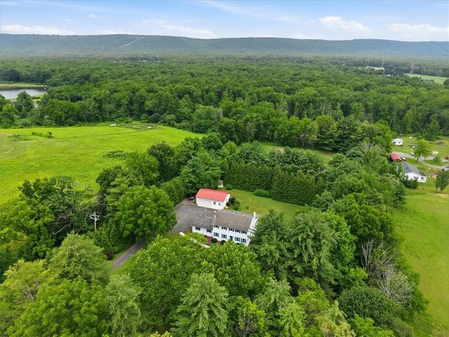 228 West Moorestown Road, Bushkill Twp, PA 18091
