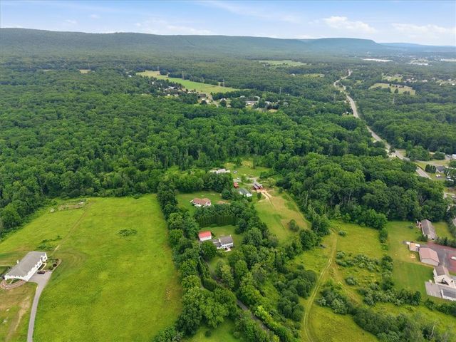 228 West Moorestown Road, Bushkill Twp, PA 18091