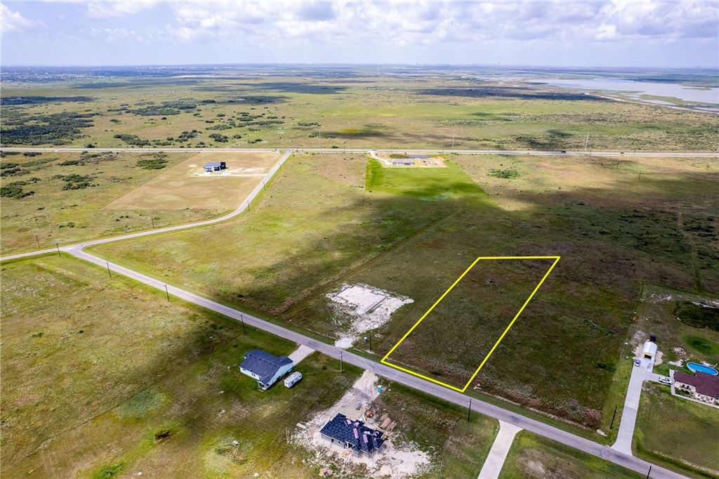 212 Sunrise Dr, Rockport, TX 78382 — exterior
