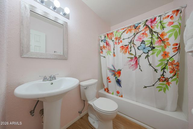 4528 W SANNA Street, Glendale, AZ 85302