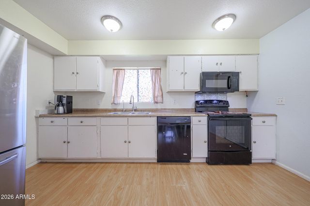 4528 W SANNA Street, Glendale, AZ 85302