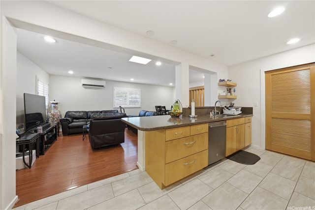 94-810 Lumimao Place 22, Waipahu, HI 96797