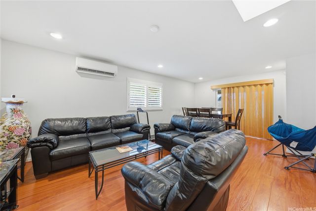 94-810 Lumimao Place 22, Waipahu, HI 96797