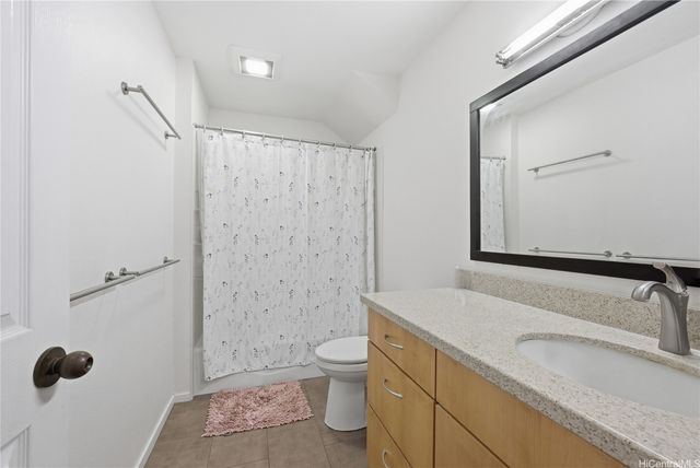 94-810 Lumimao Place 22, Waipahu, HI 96797