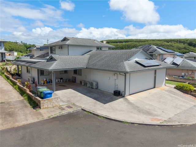94-810 Lumimao Place 22, Waipahu, HI 96797