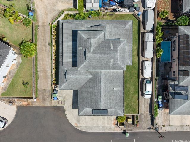94-810 Lumimao Place 22, Waipahu, HI 96797