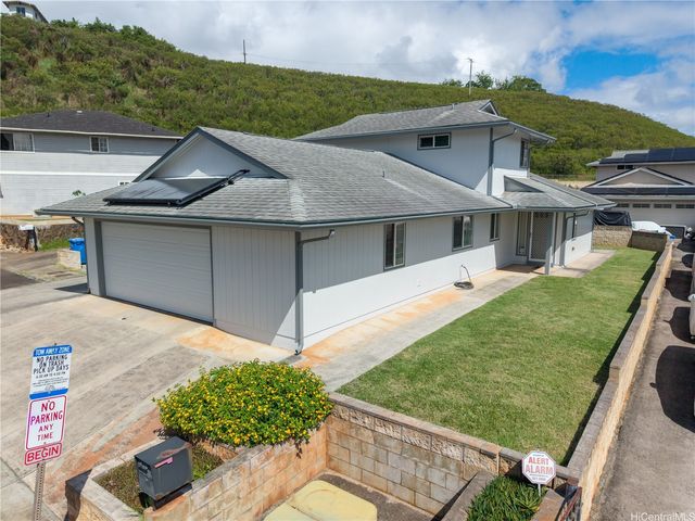 94-810 Lumimao Place 22, Waipahu, HI 96797