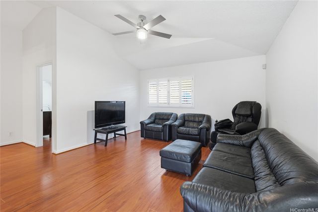 94-810 Lumimao Place 22, Waipahu, HI 96797
