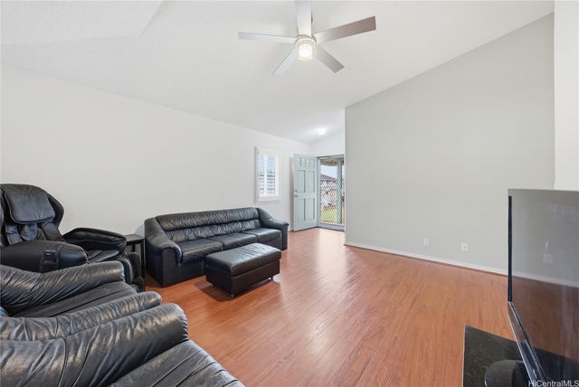 94-810 Lumimao Place 22, Waipahu, HI 96797