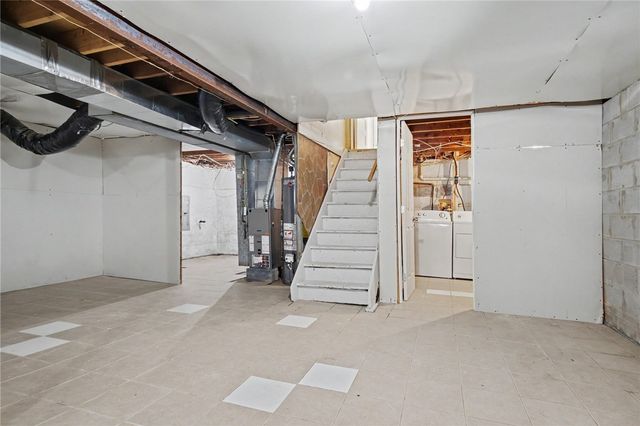 154 Burben Way, Gates, NY 14624