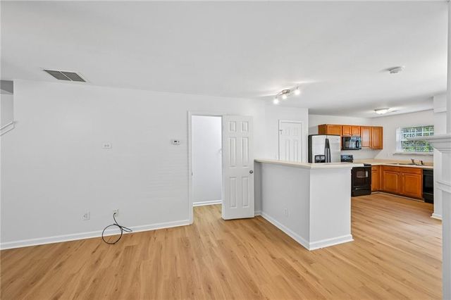 725 Crestwell Circle SW, Atlanta, GA 30331