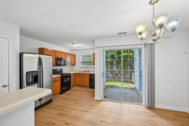 725 Crestwell Circle SW, Atlanta, GA 30331