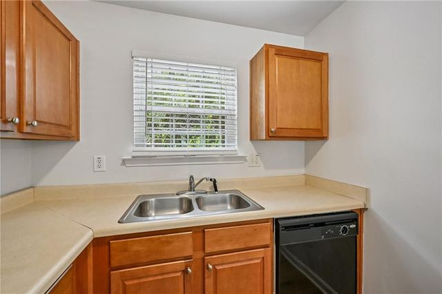 725 Crestwell Circle SW, Atlanta, GA 30331