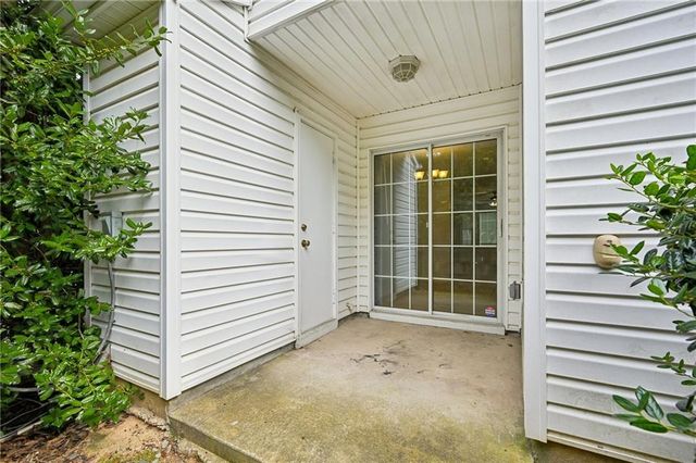 725 Crestwell Circle SW, Atlanta, GA 30331