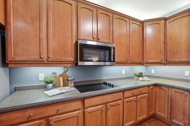 8338 Jeannes Creek Lane, West Chester, OH 45069