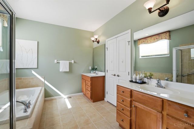 8338 Jeannes Creek Lane, West Chester, OH 45069