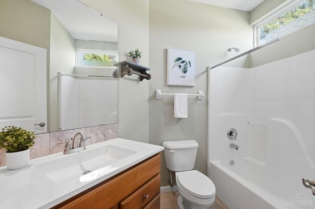 8338 Jeannes Creek Lane, West Chester, OH 45069