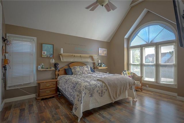 1437 Coventry Lane, Liberty, MO 64068