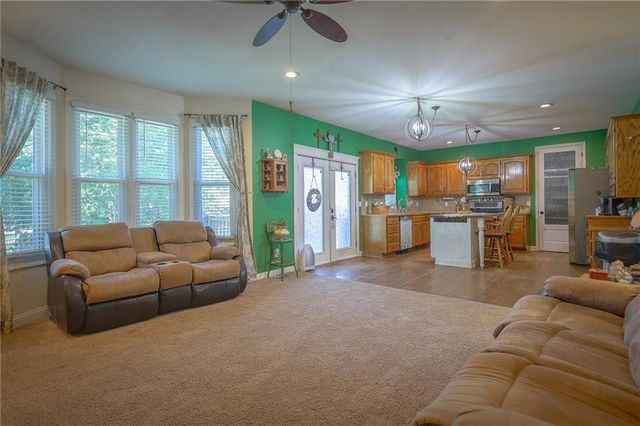 1437 Coventry Lane, Liberty, MO 64068