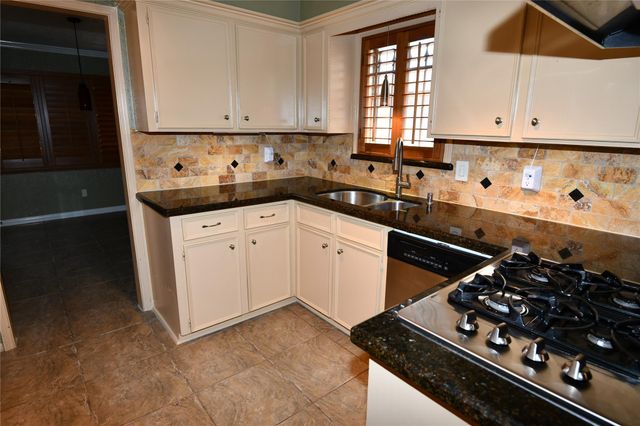 271 Shekel Lane, Houston, TX 77015