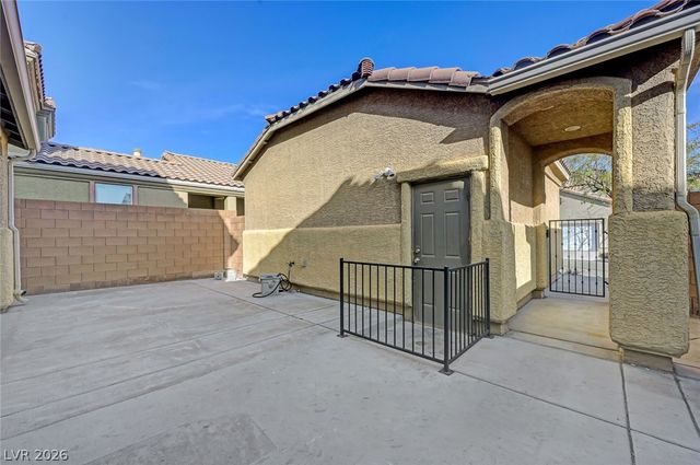 8803 Salvestrin Point Avenue, Las Vegas, NV 89148