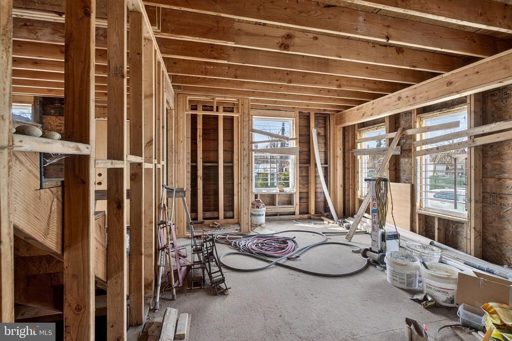 Image 10 of property listing at 2609 FOERSTER AVE, Baltimore, MD 21230