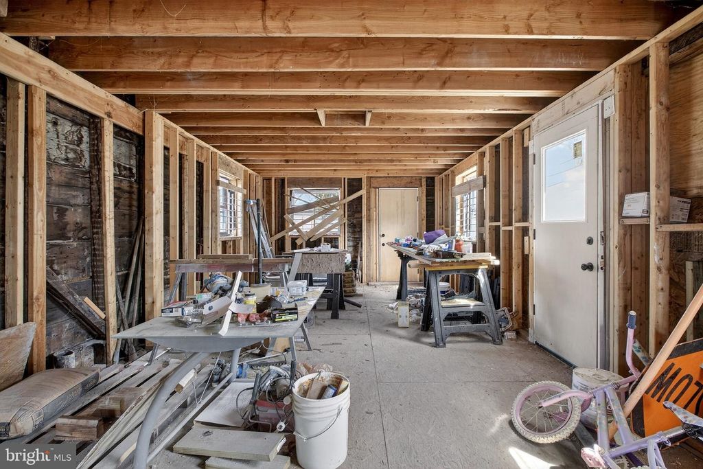 Image 11 of property listing at 2609 FOERSTER AVE, Baltimore, MD 21230