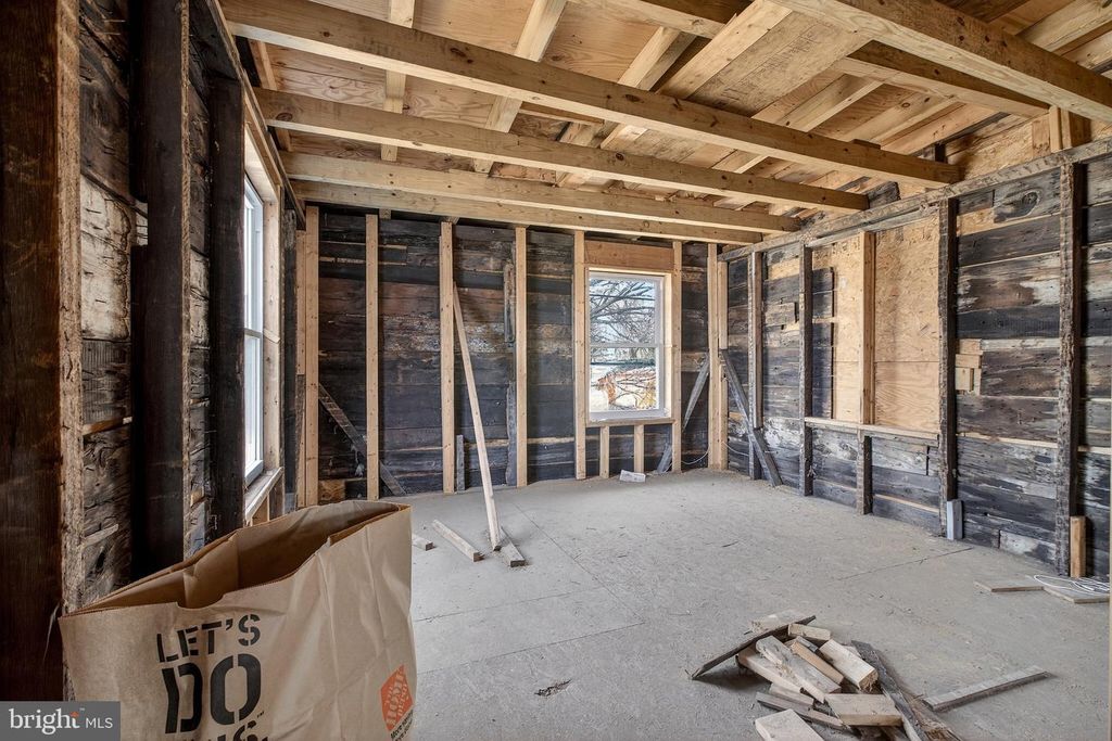 Image 18 of property listing at 2609 FOERSTER AVE, Baltimore, MD 21230