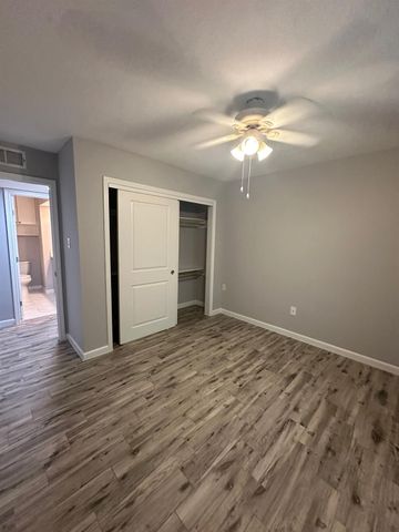 2744 Briarhurst Drive 35, Houston, TX 77057