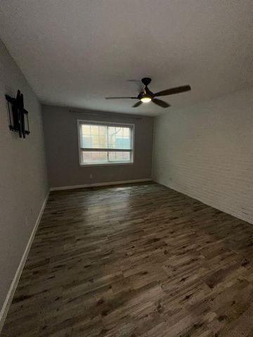 2744 Briarhurst Drive 35, Houston, TX 77057