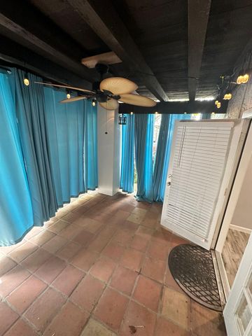 2744 Briarhurst Drive 35, Houston, TX 77057