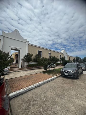 2744 Briarhurst Drive 35, Houston, TX 77057