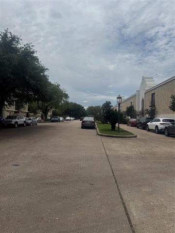 2744 Briarhurst Drive 35, Houston, TX 77057