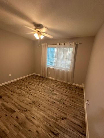 2744 Briarhurst Drive 35, Houston, TX 77057
