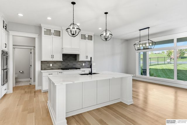 21432 B Street, Elkhorn, NE 68022