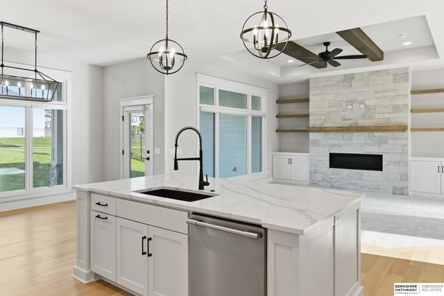 21432 B Street, Elkhorn, NE 68022