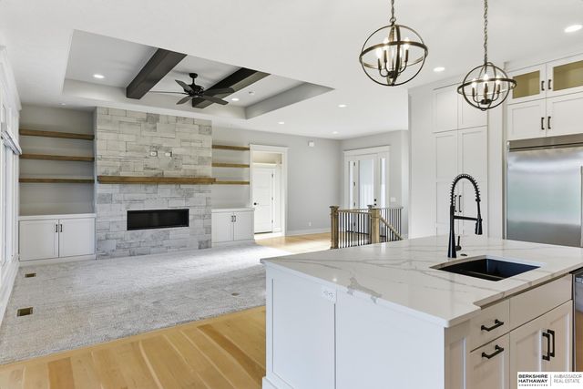 21432 B Street, Elkhorn, NE 68022