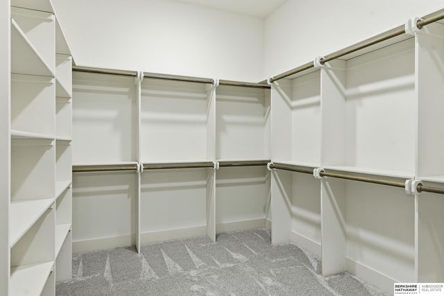 21432 B Street, Elkhorn, NE 68022