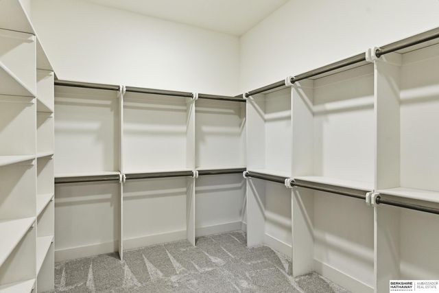 21432 B Street, Elkhorn, NE 68022