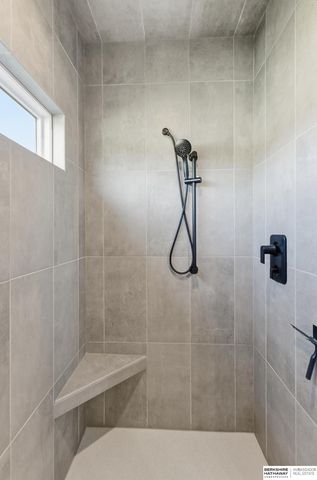 21432 B Street, Elkhorn, NE 68022