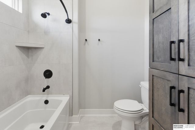 21432 B Street, Elkhorn, NE 68022