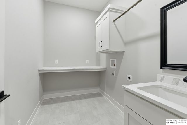 21432 B Street, Elkhorn, NE 68022