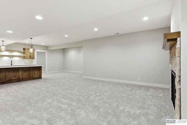 21432 B Street, Elkhorn, NE 68022