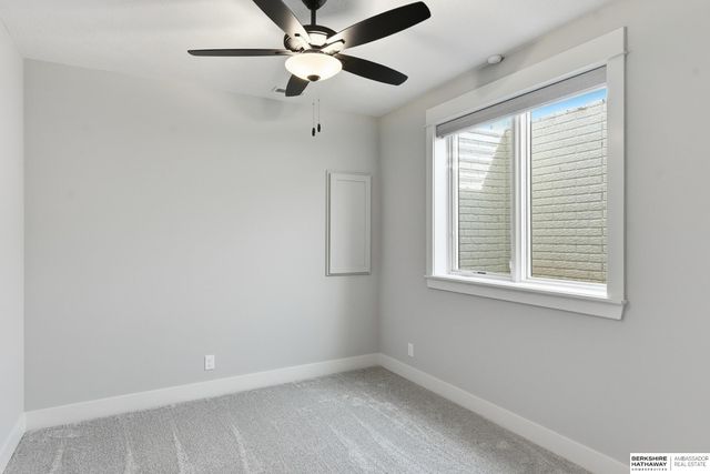 21432 B Street, Elkhorn, NE 68022