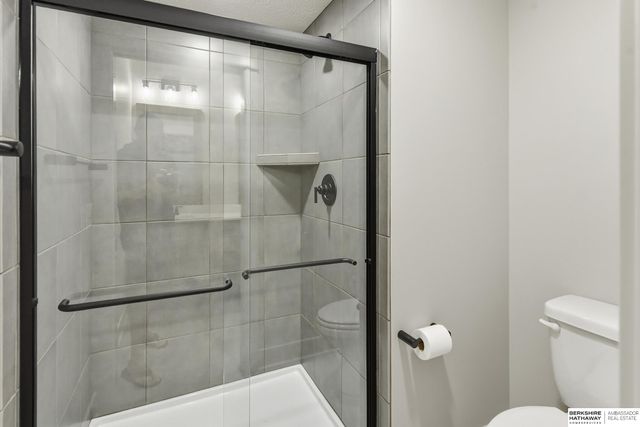 21432 B Street, Elkhorn, NE 68022