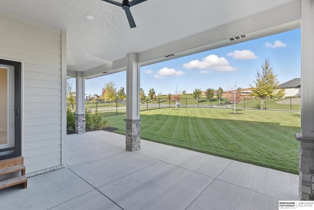 21432 B Street, Elkhorn, NE 68022