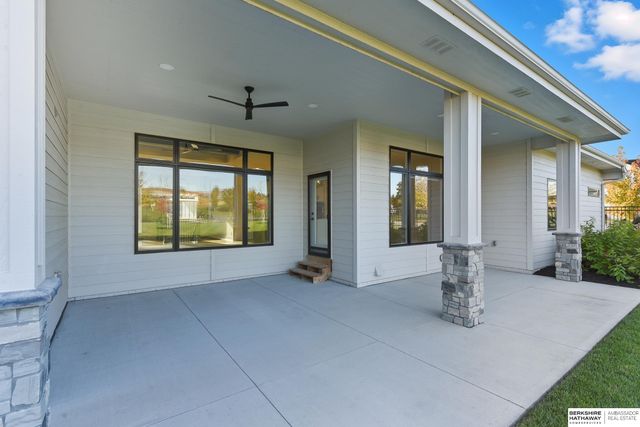 21432 B Street, Elkhorn, NE 68022